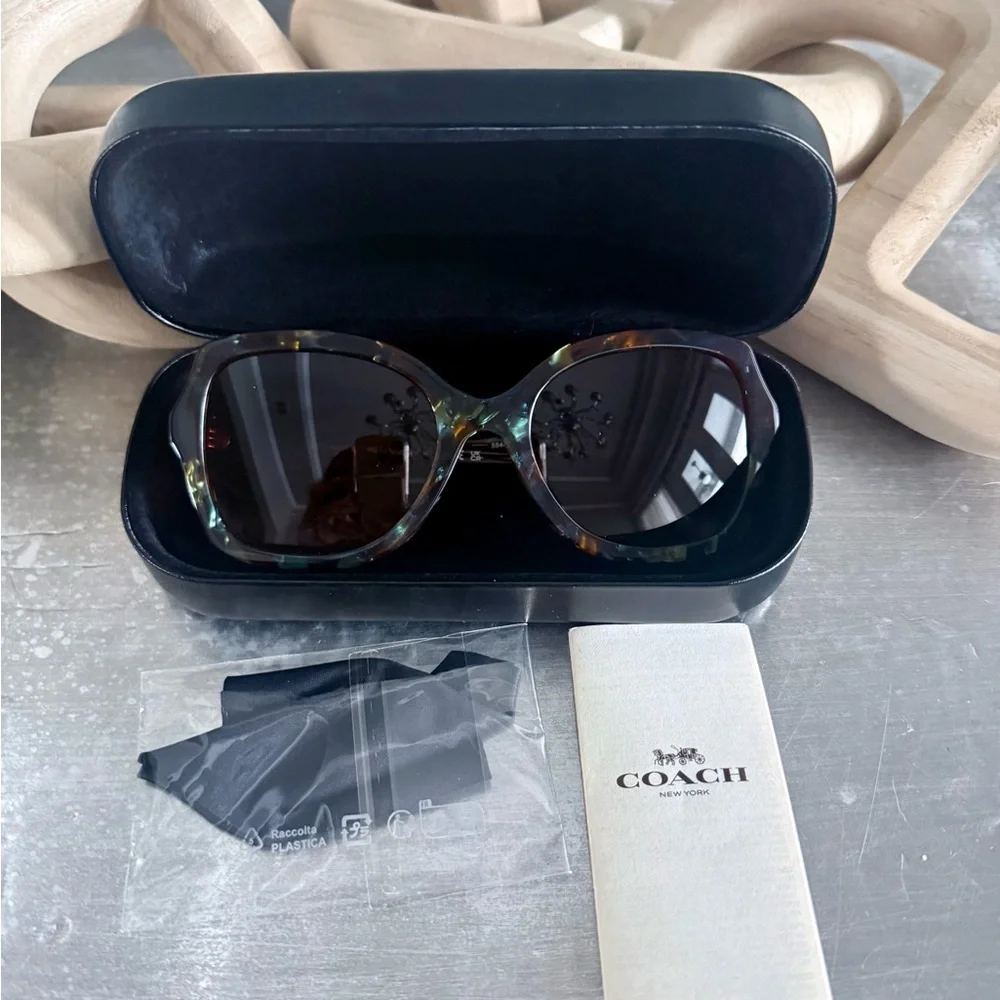 NEW Coach Women's Multi-Color Tortoise Sunglasses CW225 - Picture 9 of 10